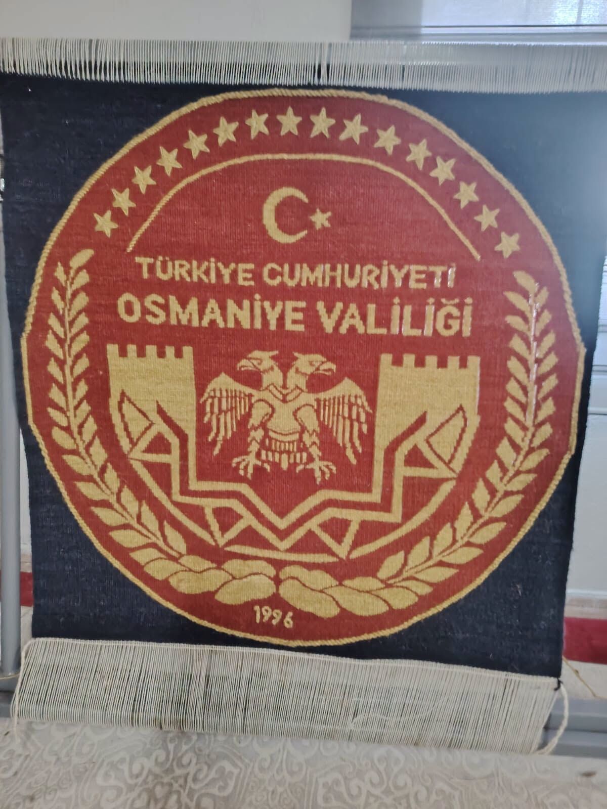 Osmaniye Valiliği’nin Yeni Logosu Kilime İşlendi2