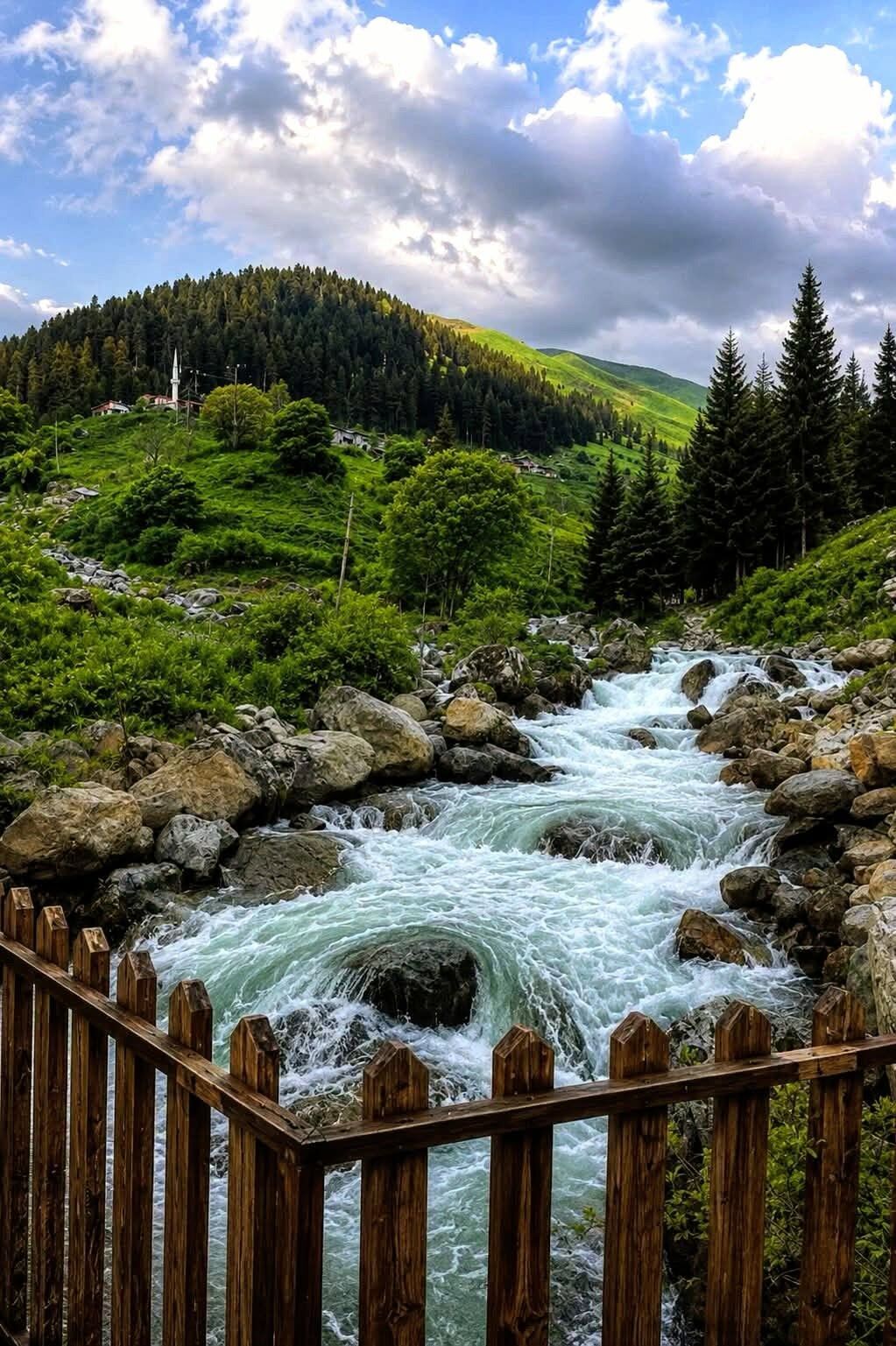 Trabzon Çaykara Demirkapı Yaylası Doğasıyla Büyülüyor