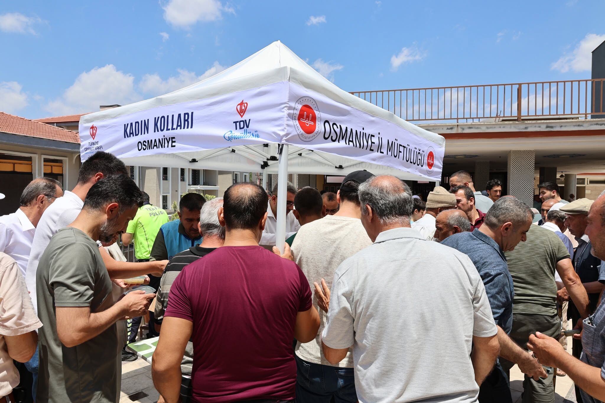 Zafer Camii Aşure Ikram 1