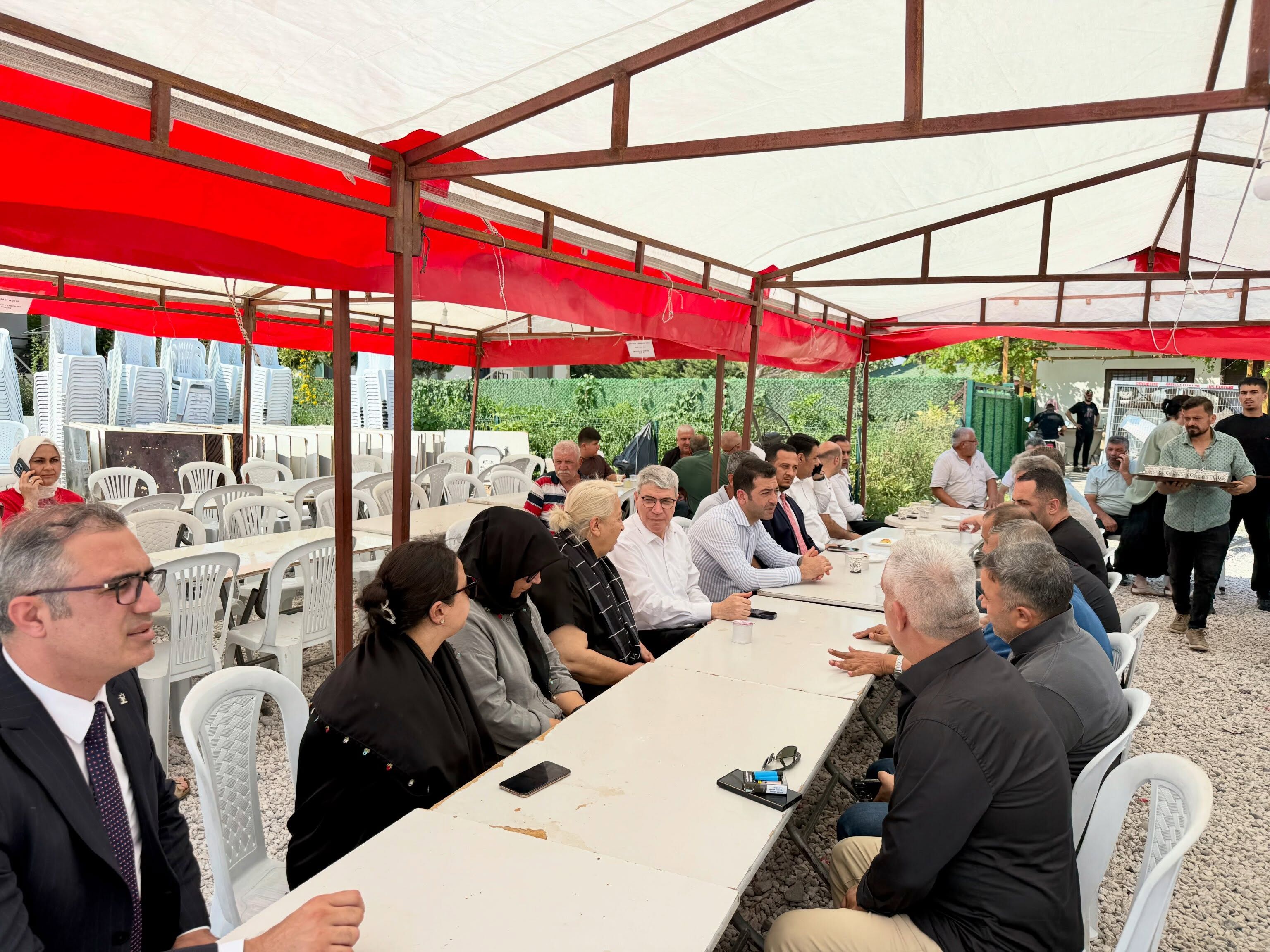 Ak Parti Osmaniye Teşkilatı’ndan Anlamlı Taziye Ziyareti4-1