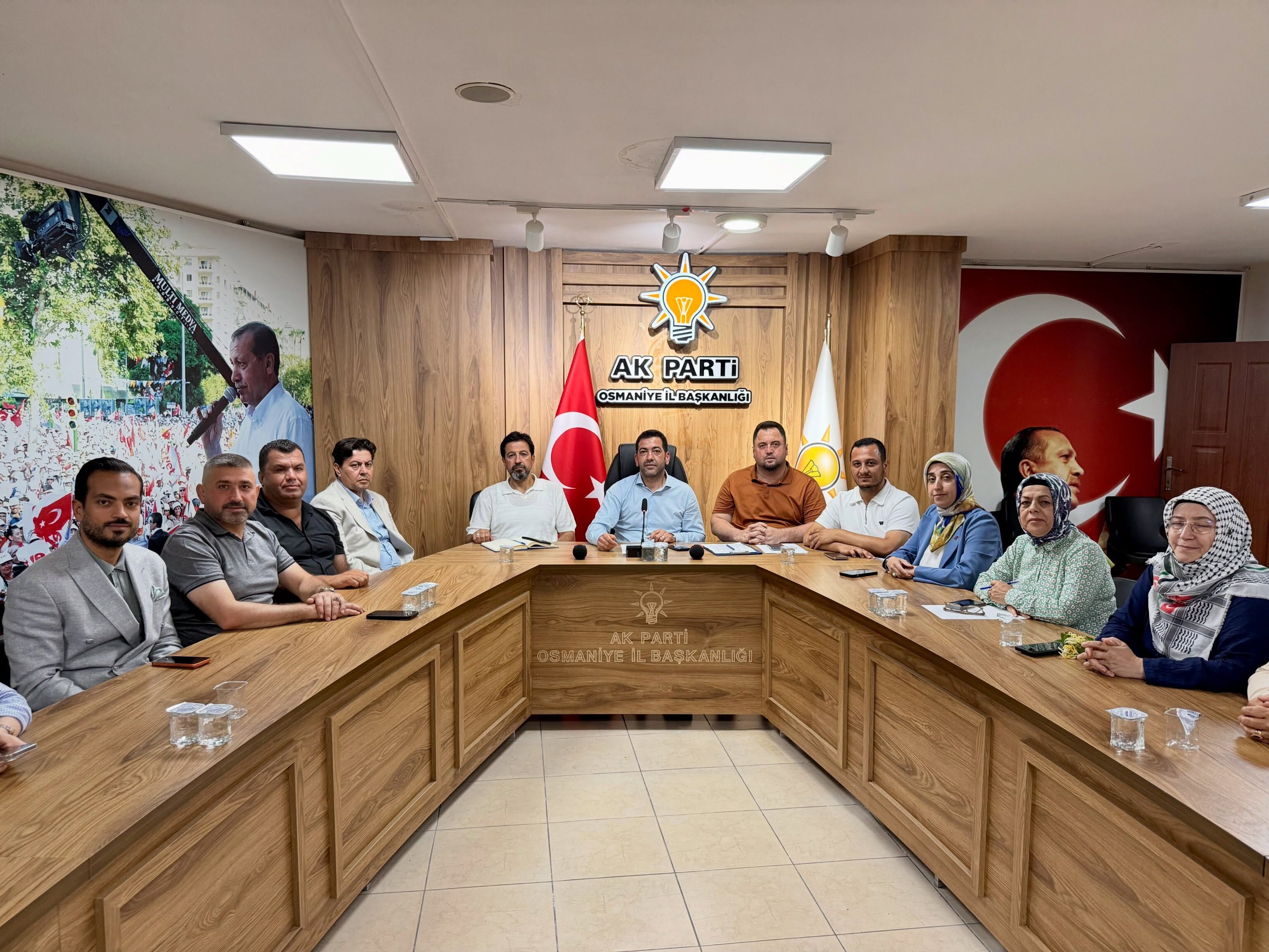 Ak Parti Osmaniye'de Haftalık Gündem Masaya Yatırıldı (2)