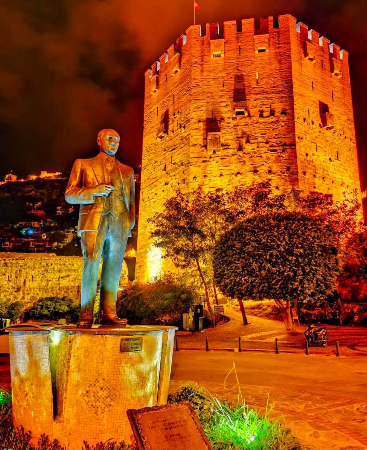 Alanya'nın Simgesi Kızılkule Göz Kamaştırıyor