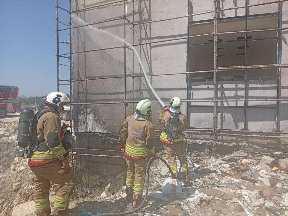 Antakya’da Çöp ve Mantolama Yangını Korkuttu