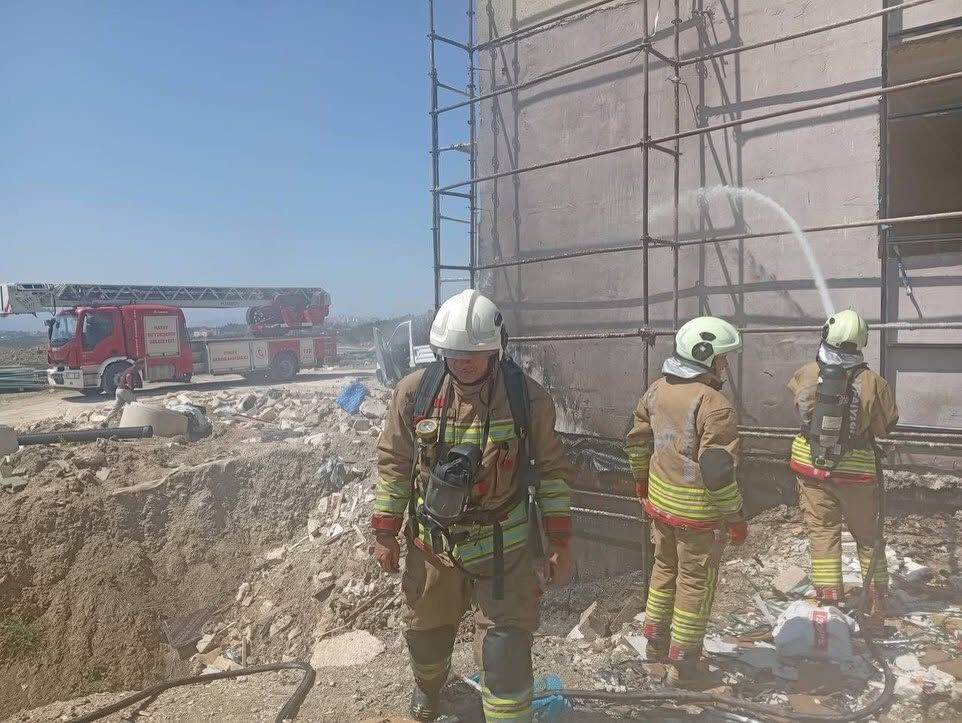 Antakya’da Çöp Ve Mantolama Yangını Korkuttu3