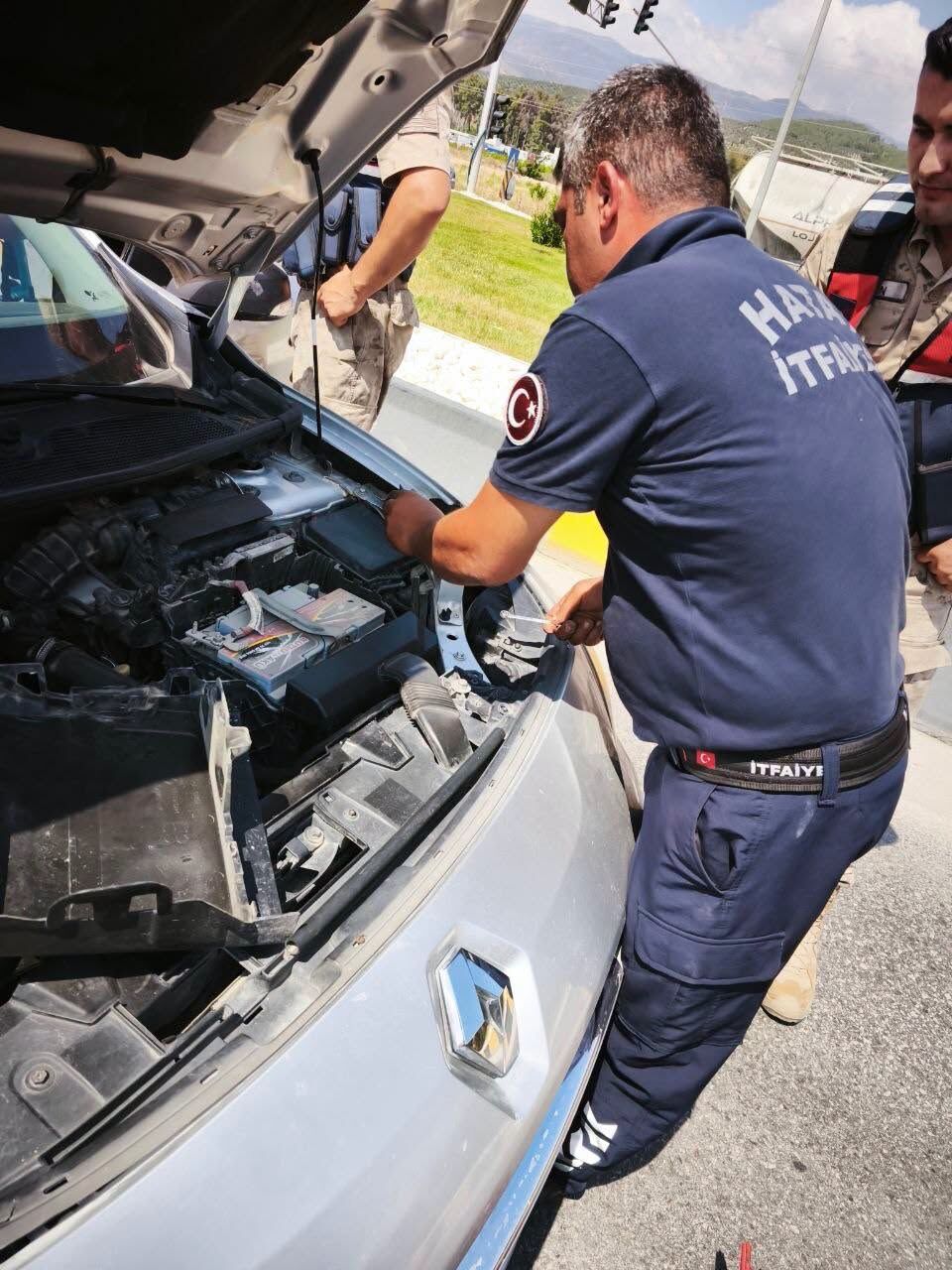 Antakya'da Trafik Kazası İtfaiye Zamana Karşı Yarıştı1