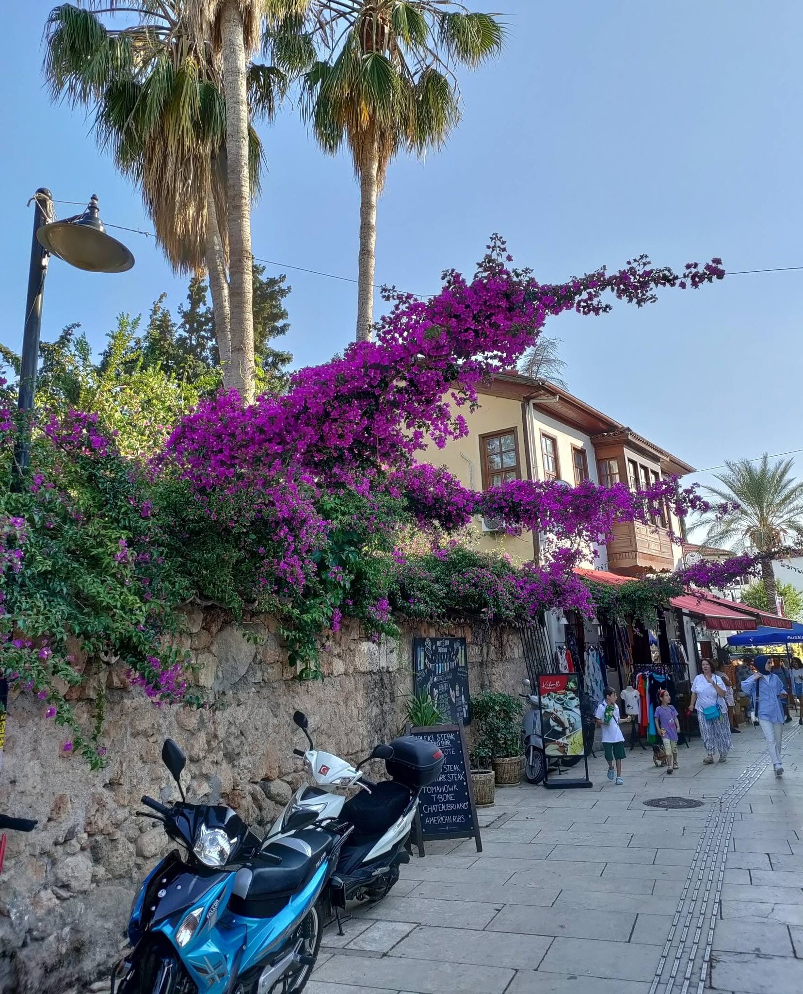 Antalya Kaleiçi Yat Limanı Yazın Turist Akınına Uğruyor3
