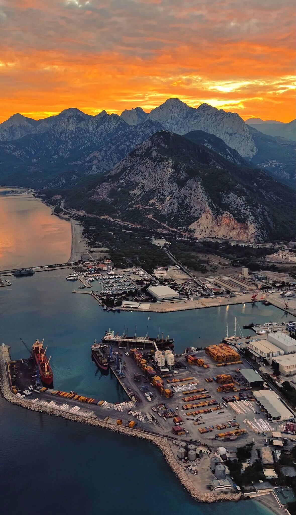 Antalya'da Gün Batımı Kartpostallık Manzara Sundu