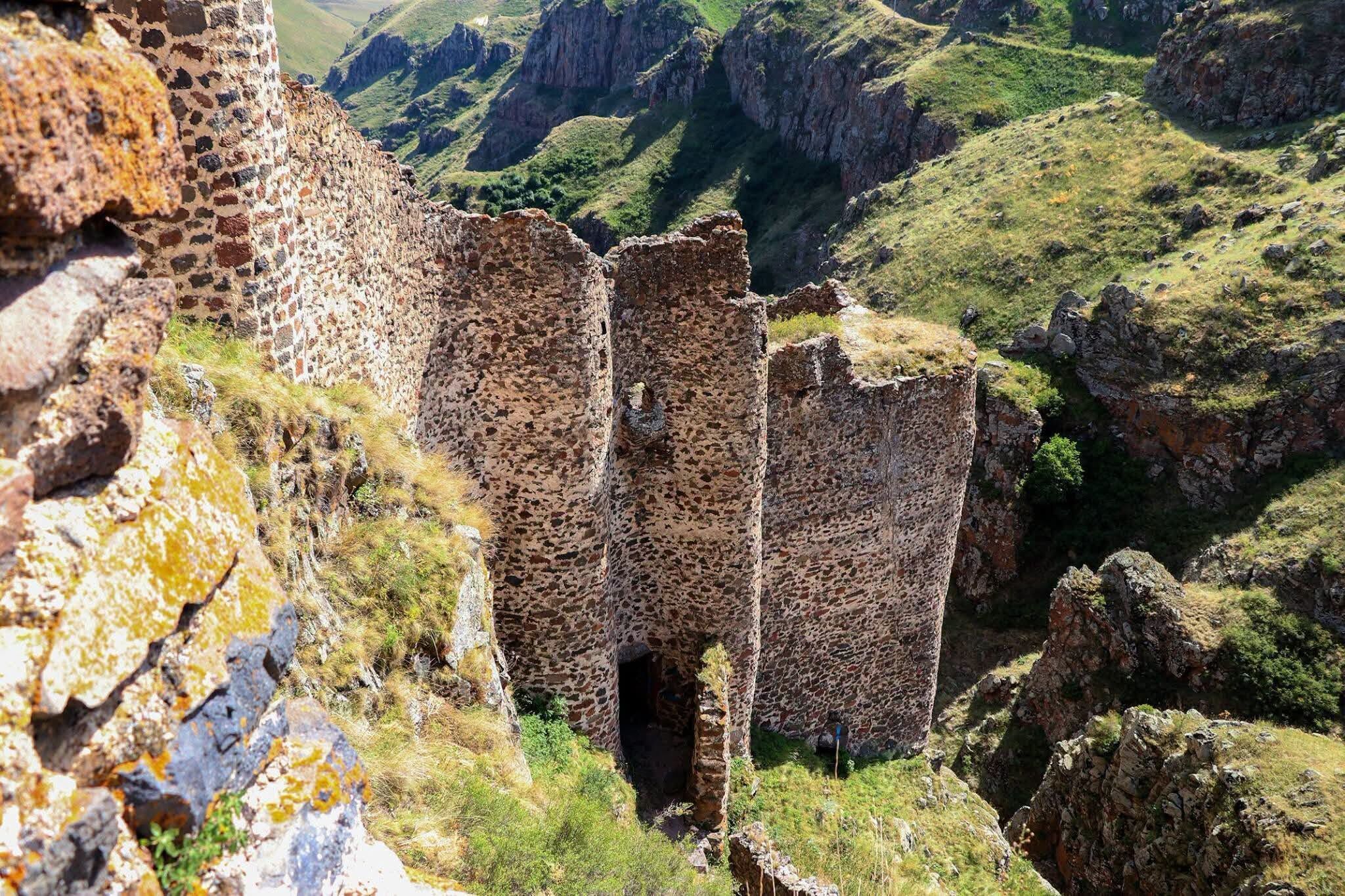 Ardahan’daki Tarihi Şeytan Kalesi Ziyaretçilerini Bekliyor6