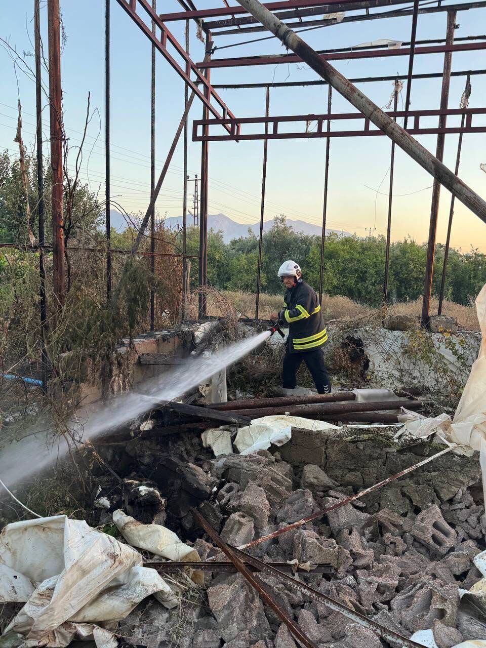 Arsuz'da Sera Yangını Kısa Sürede Söndürüldü2