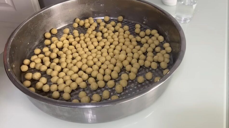 Az Malzemeli Yogurtlu Bulgur Koftesi Sekli 950X531