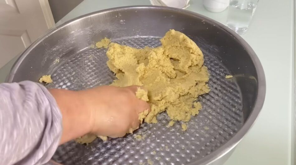 Az Malzemeli Yogurtlu Bulgur Koftesi Yogurma 950X531