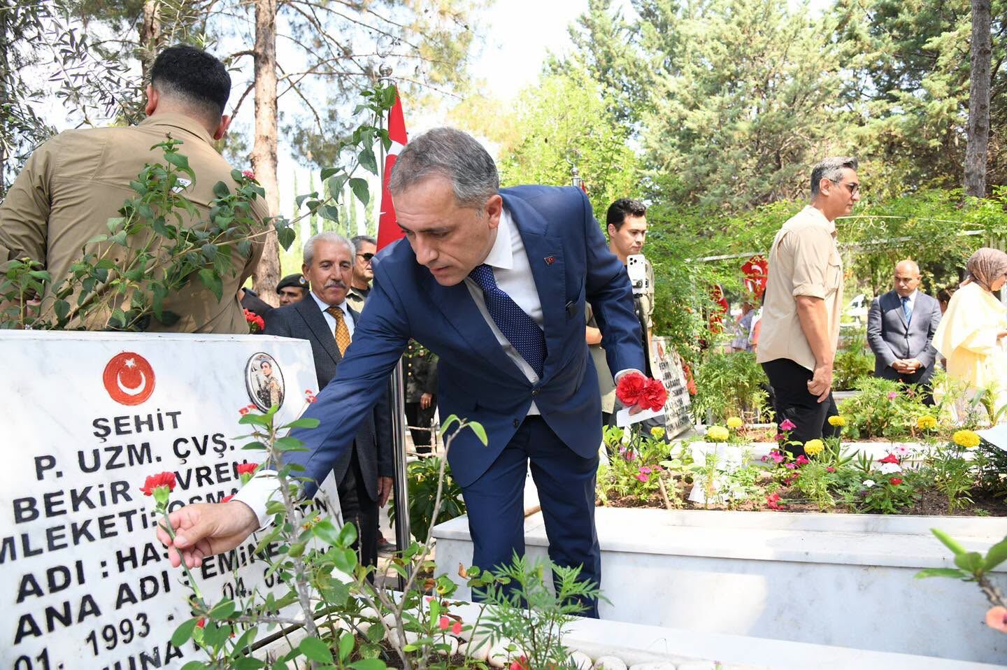 Başkan Çenet, Şehitleri Kabirleri Başında Andı2