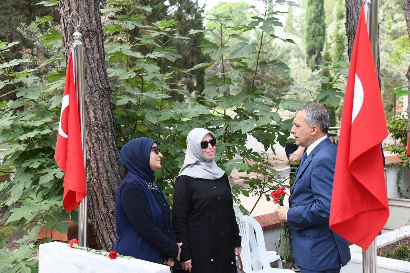 Başkan Çenet, Şehitleri Kabirleri Başında Andı4