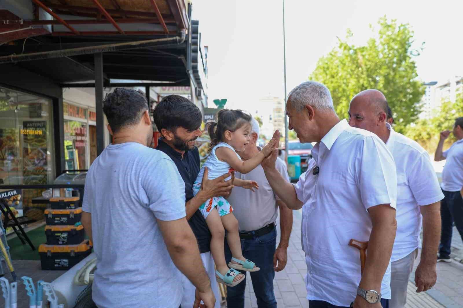 Başkan Özçelik Esnaf Ve Vatandaşlarla Buluştu2