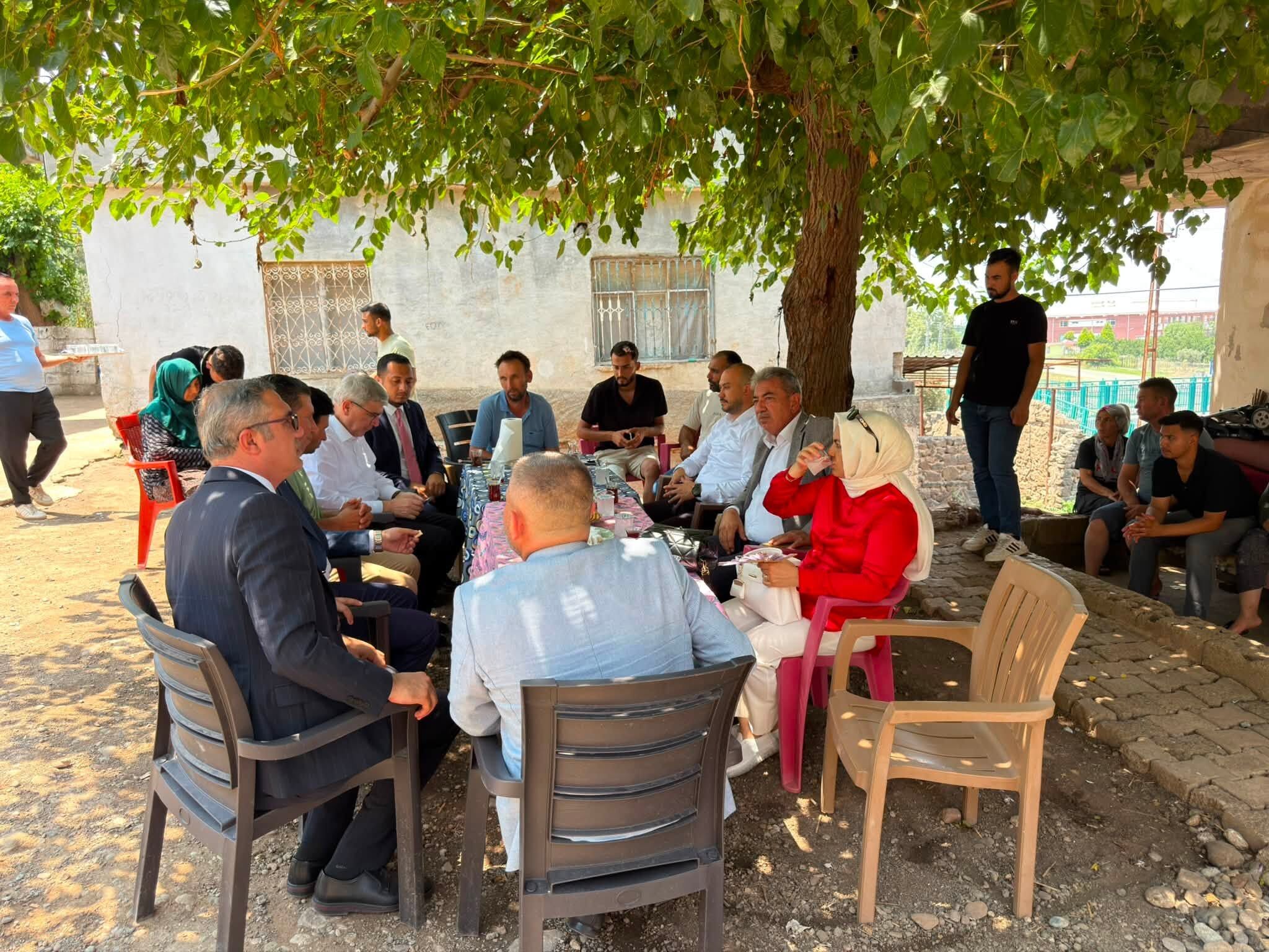 Bekirhan Uyutmaz’dan Toprakkale’de Taziye Ziyareti2