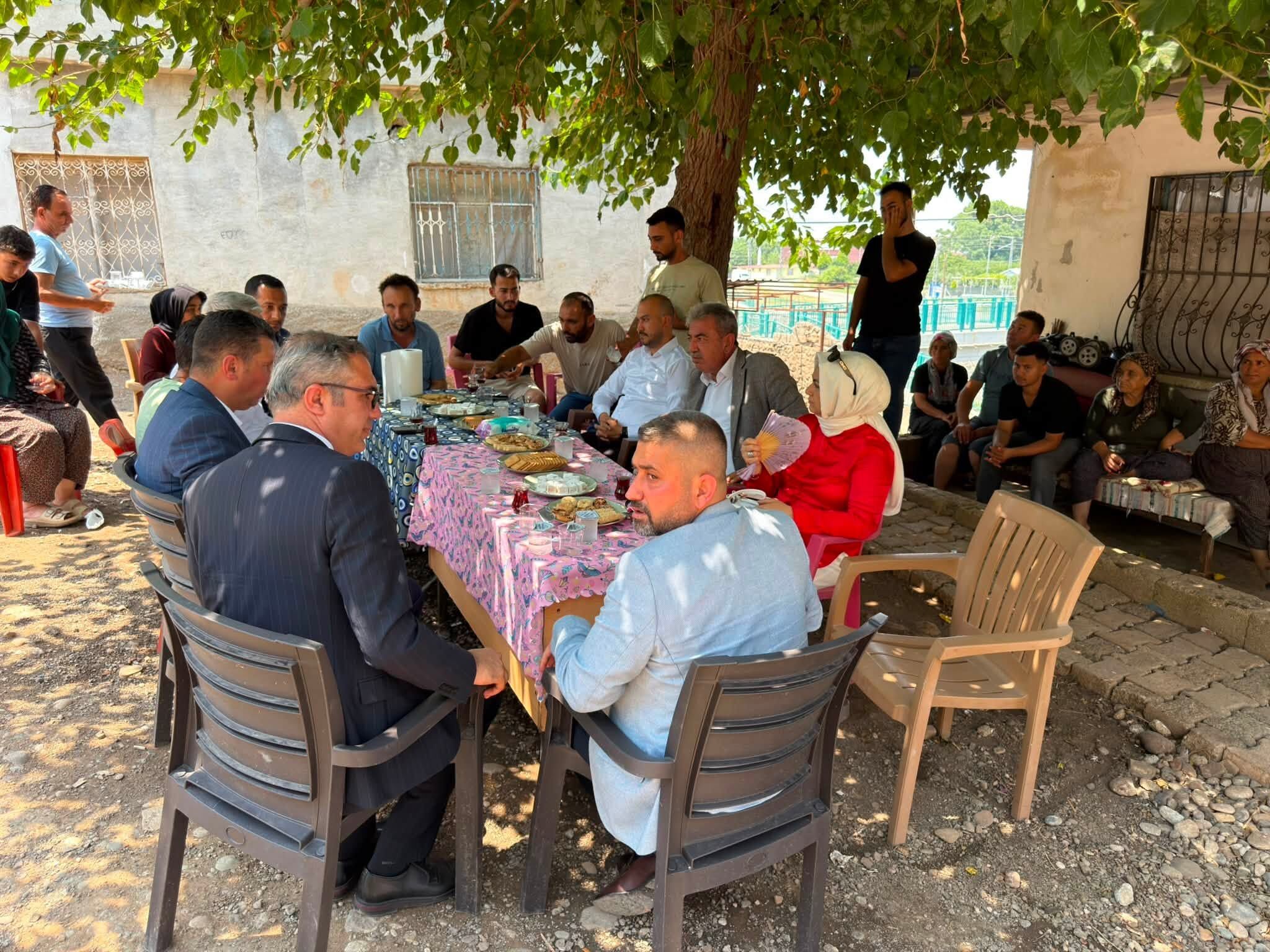 Bekirhan Uyutmaz’dan Toprakkale’de Taziye Ziyareti3