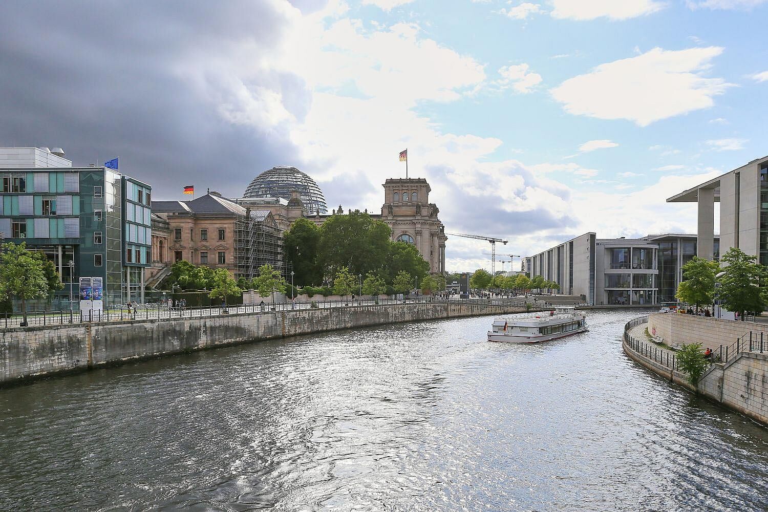 Berlin ve Brandenburg'da Yağışlı Hava Yerini Güneşe Bırakıyor