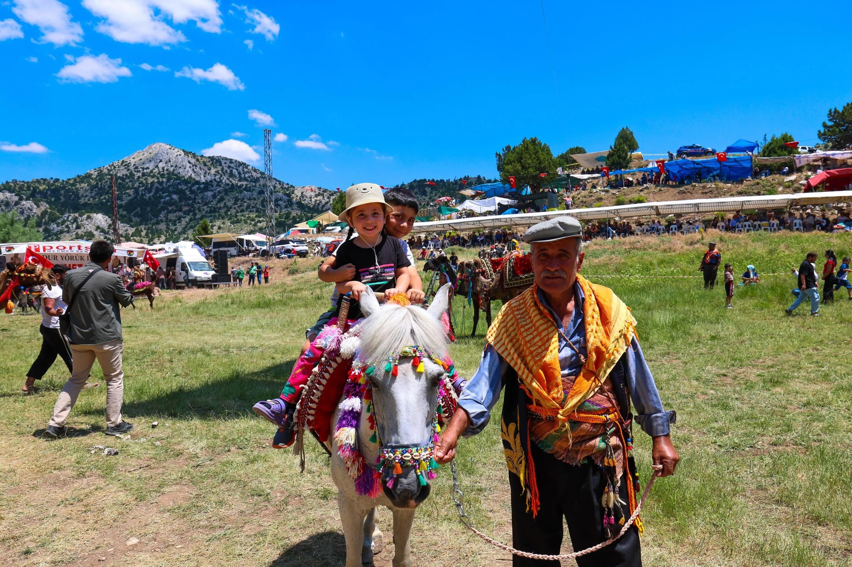 Burdur’da Geleneksel Yörük Şenliği Büyük İlgi Gördü10