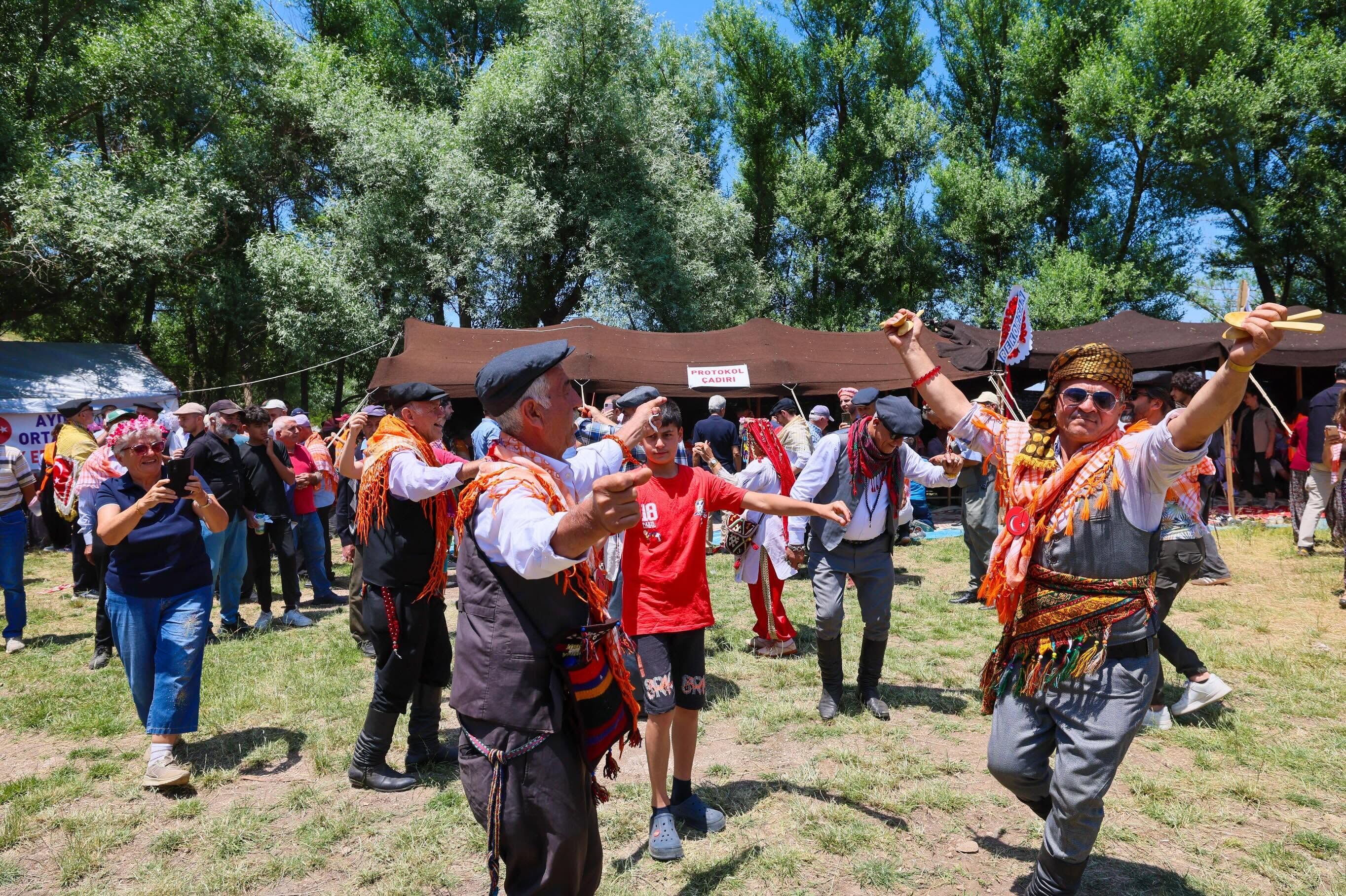 Burdur’da Geleneksel Yörük Şenliği Büyük İlgi Gördü6