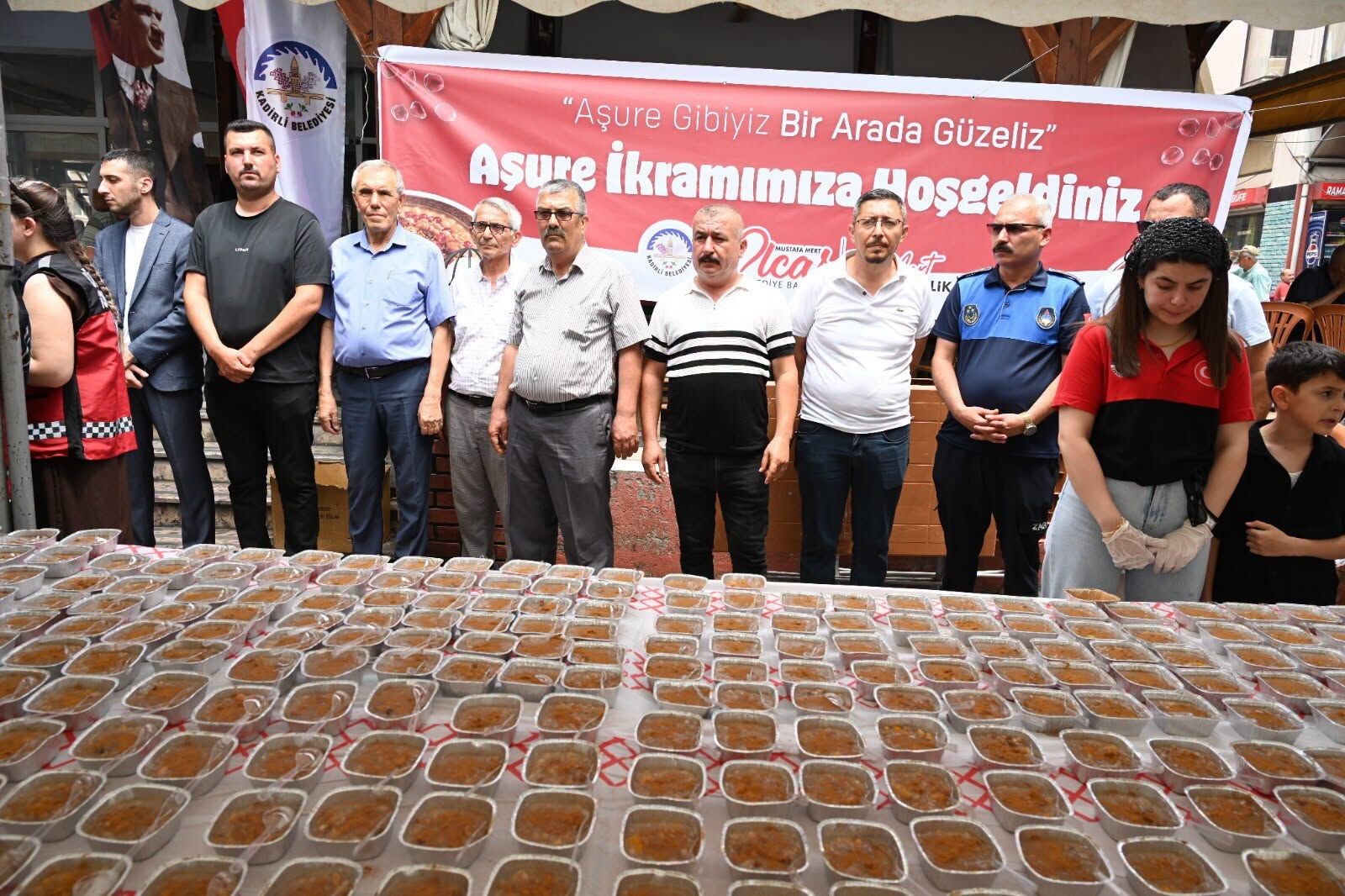 Çamlıkahve'de Binlerce Kişiye Aşure İkramı (4)