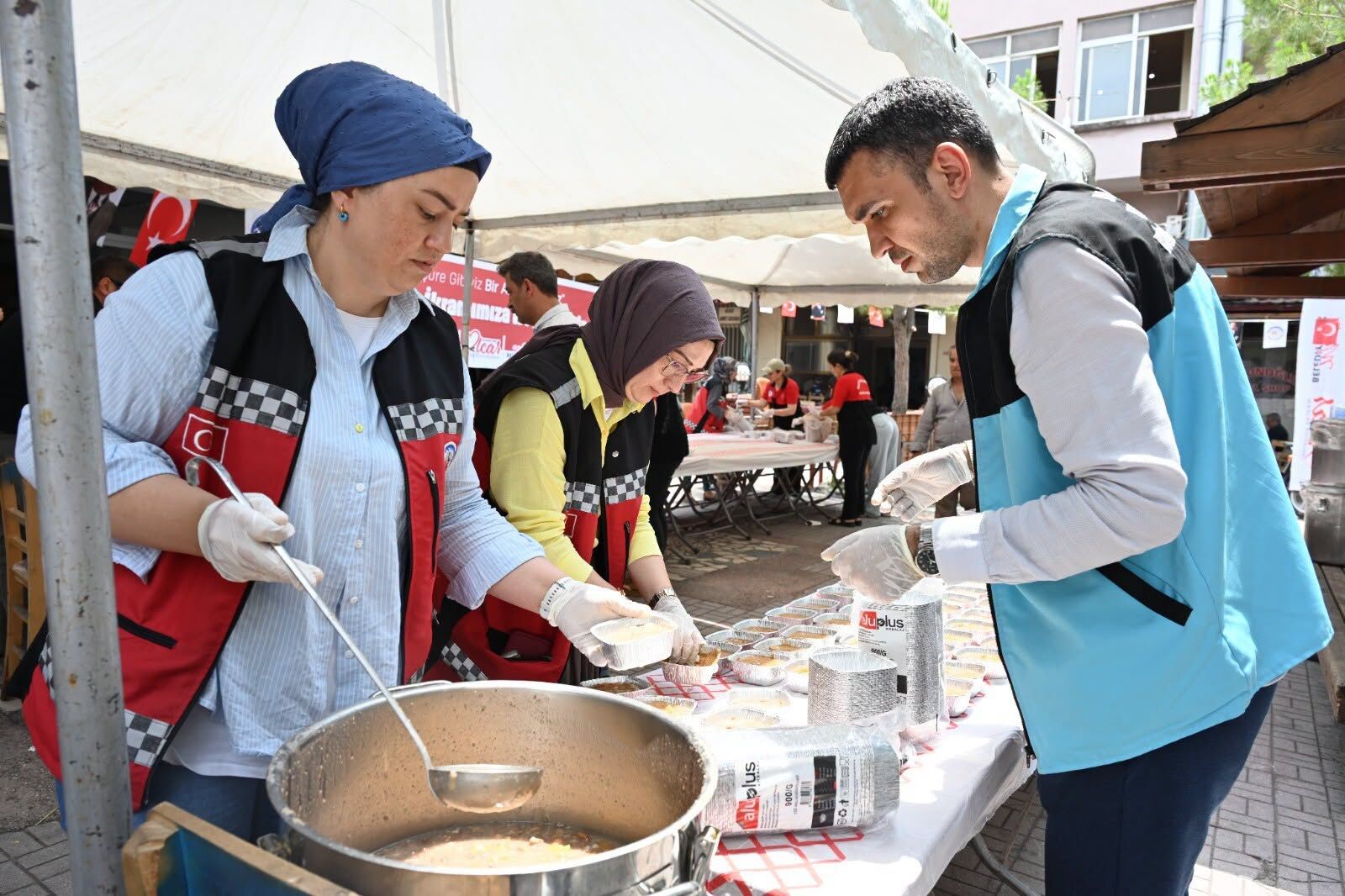 Çamlıkahve'de Binlerce Kişiye Aşure İkramı (8)