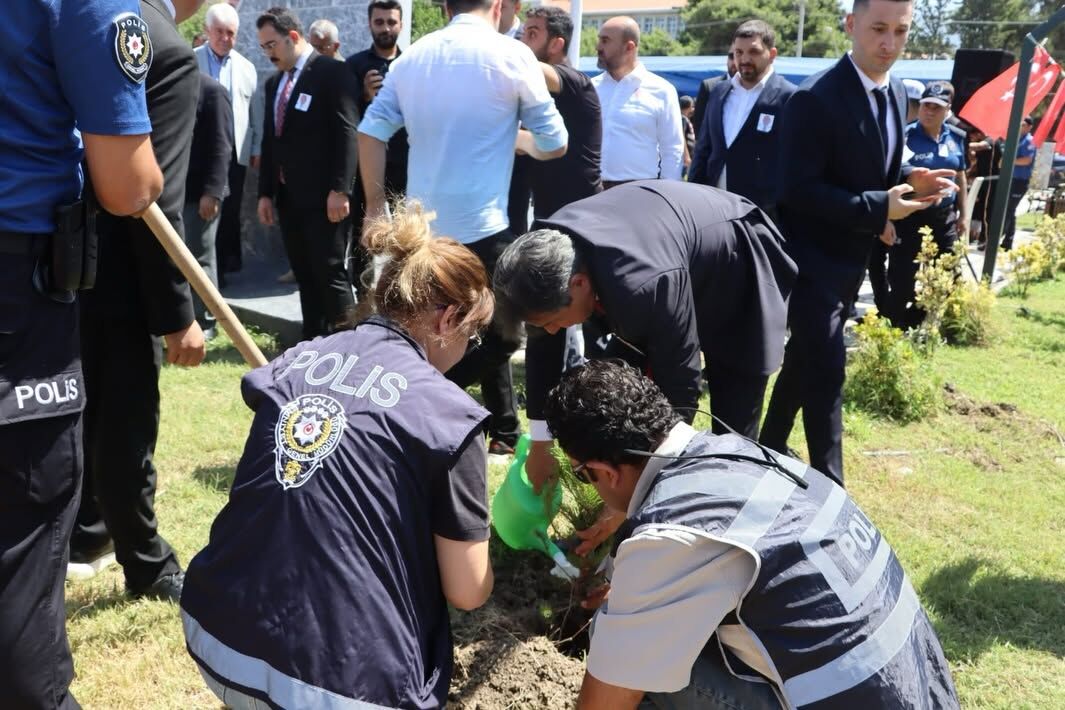 Dörtyol’da Şehit Polisler İçin Anma Programı Düzenlendi3