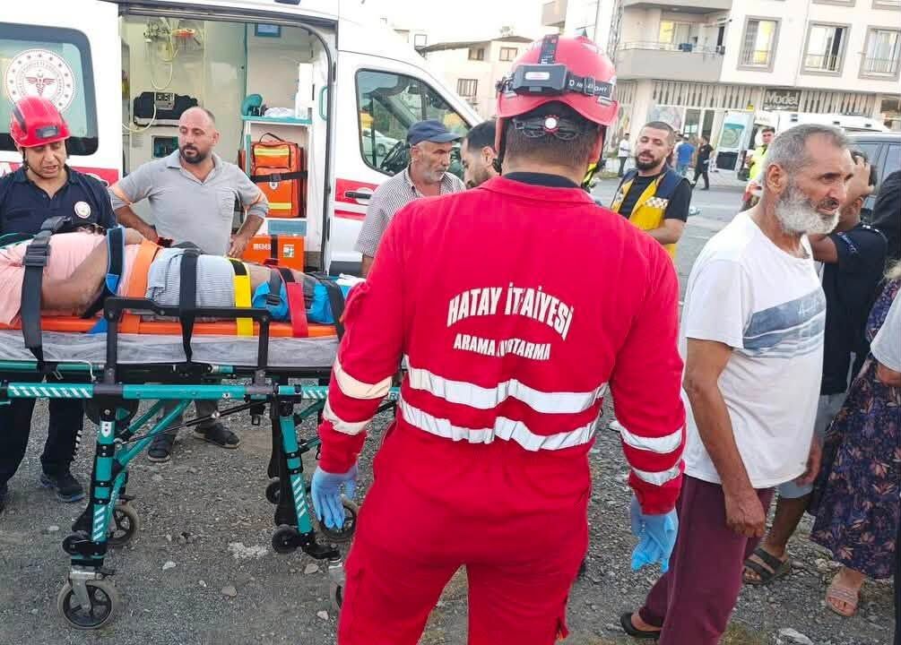 Dörtyolda trafik kazasında yaralanan kişi kurtarıldı