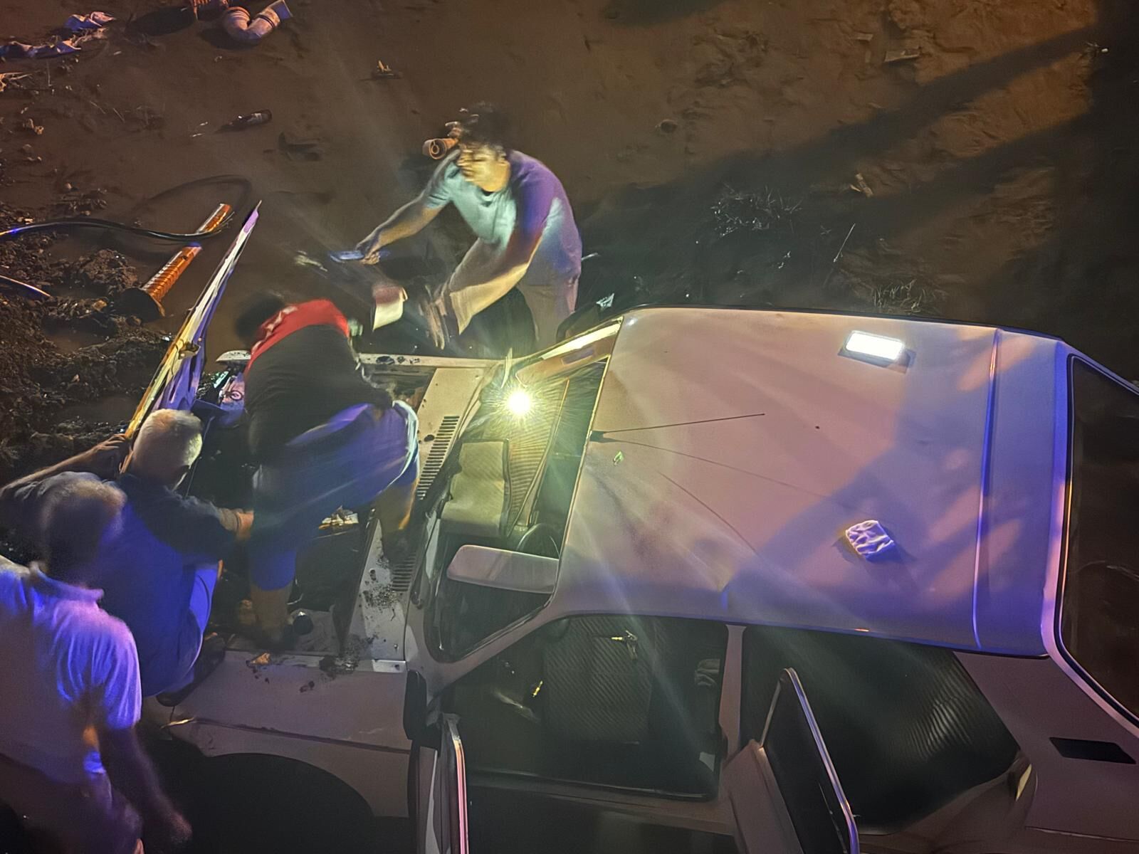 Düziçi'nde Otomobil Köprüye Çarptı 4 Kişi Yaralandı