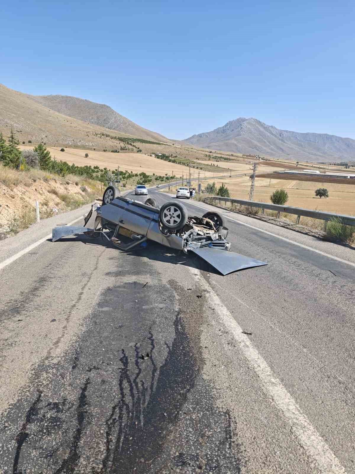 Elbistan’da Otomobil Takla Attı 1 Kişi Yaralandı2