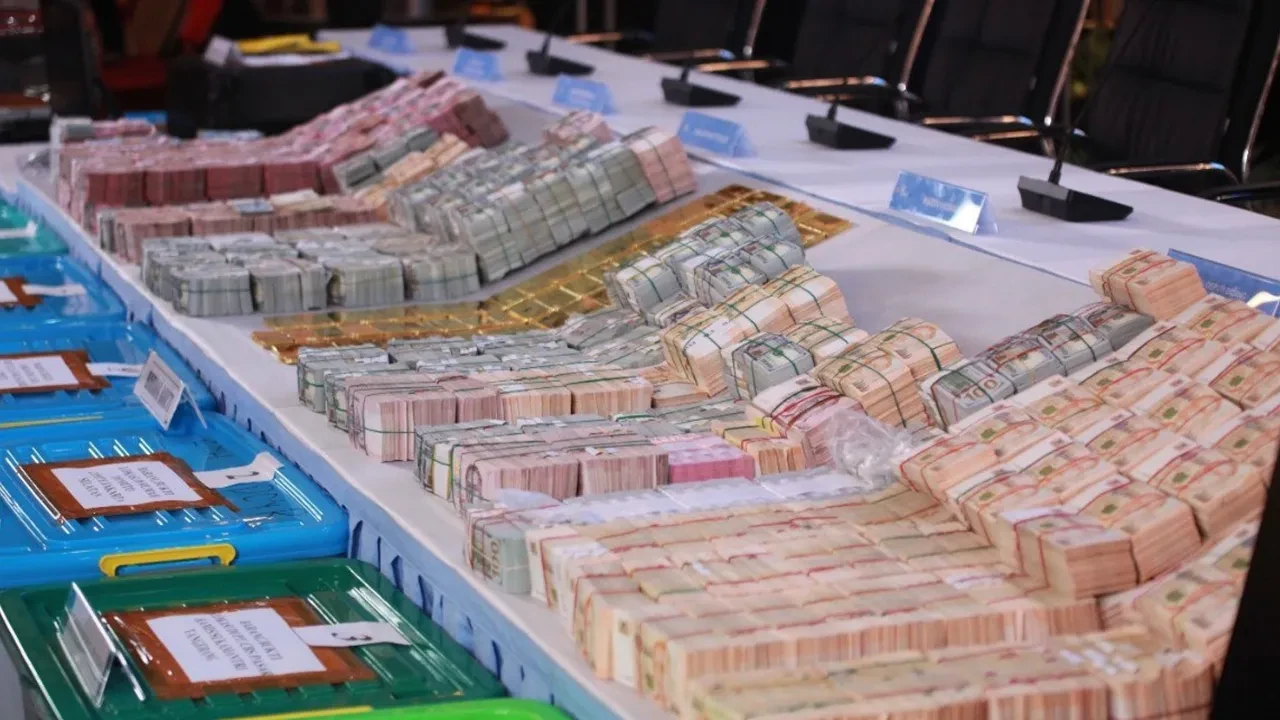Başsavcının evinden servet çıktı! Endonezya'da istifa kararı