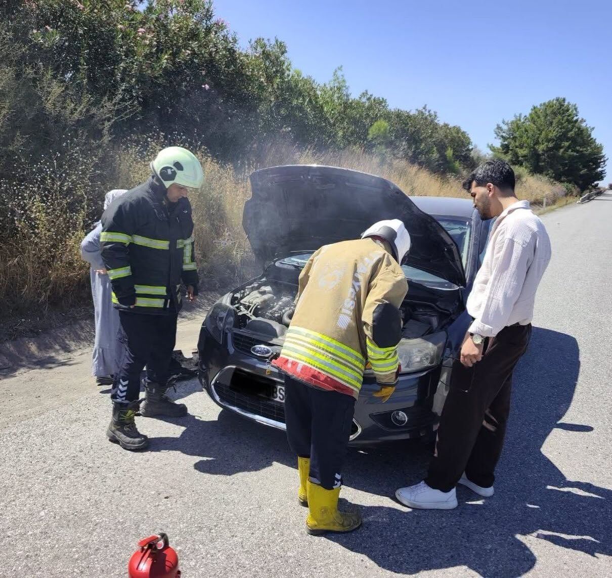 Erzin Dörtyol Otoyolunda Araç Yangını Korkuttu2