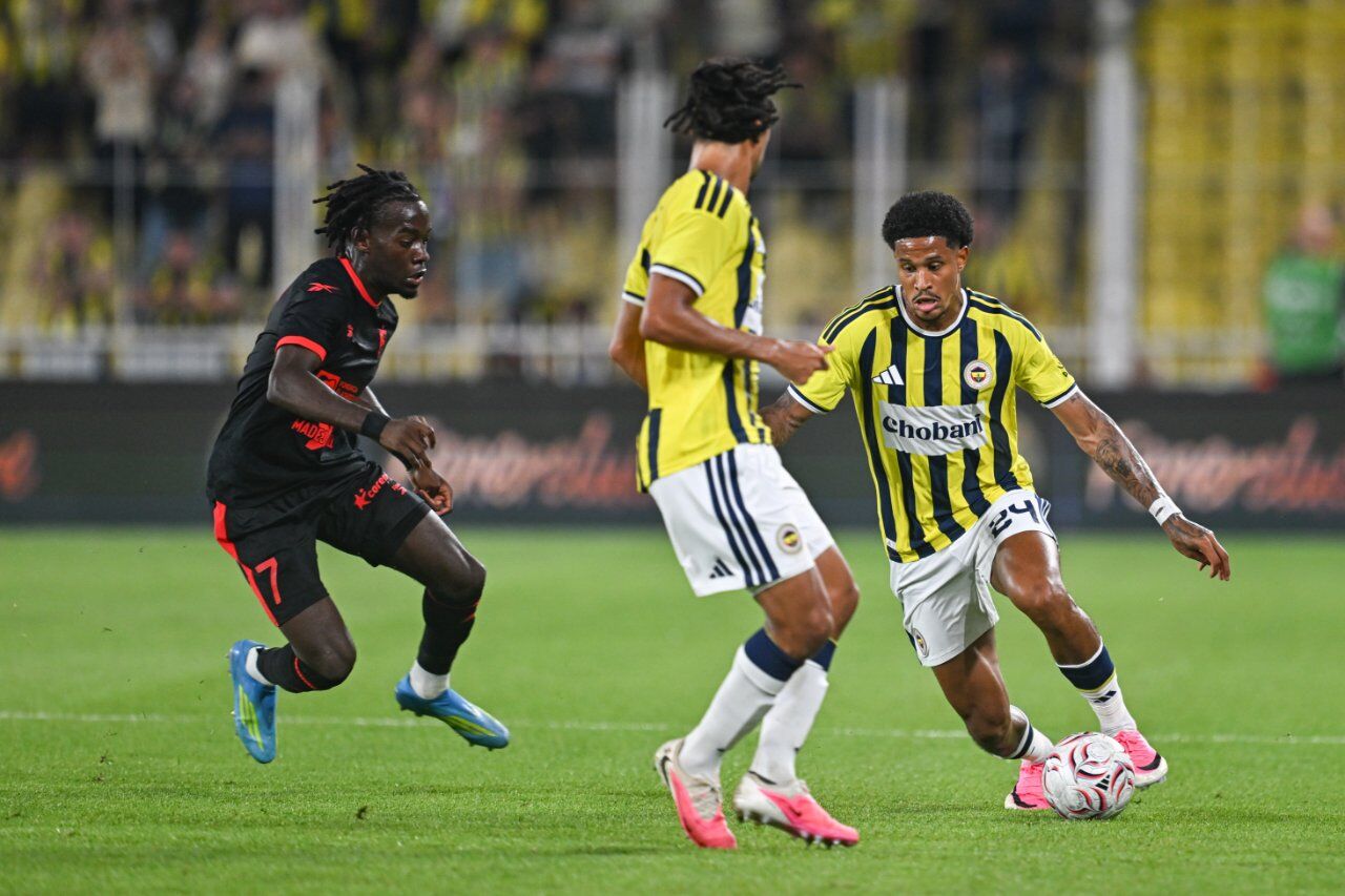 Fenerbahçe Polonya'da Tur İçin Sahaya Çıkıyor3