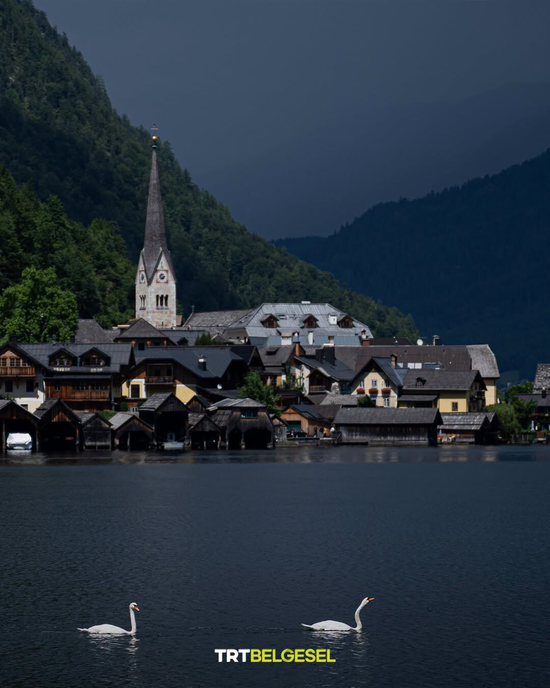 Hallstatt Masalsı Güzelliğiyle Turistlerin Gözdesi