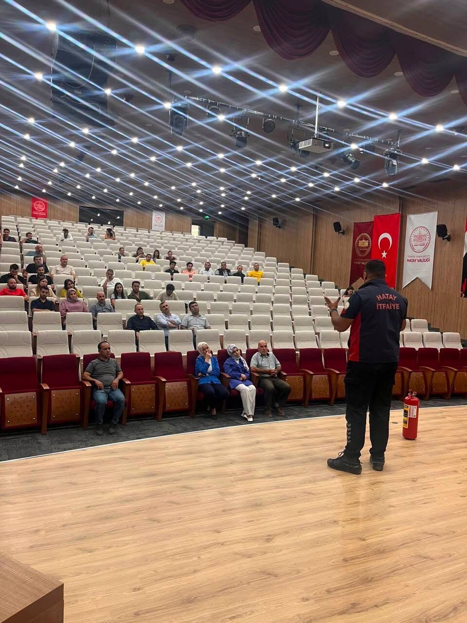 Hatay Valiliği Personeline Temel Yangın Eğitimi Verildi