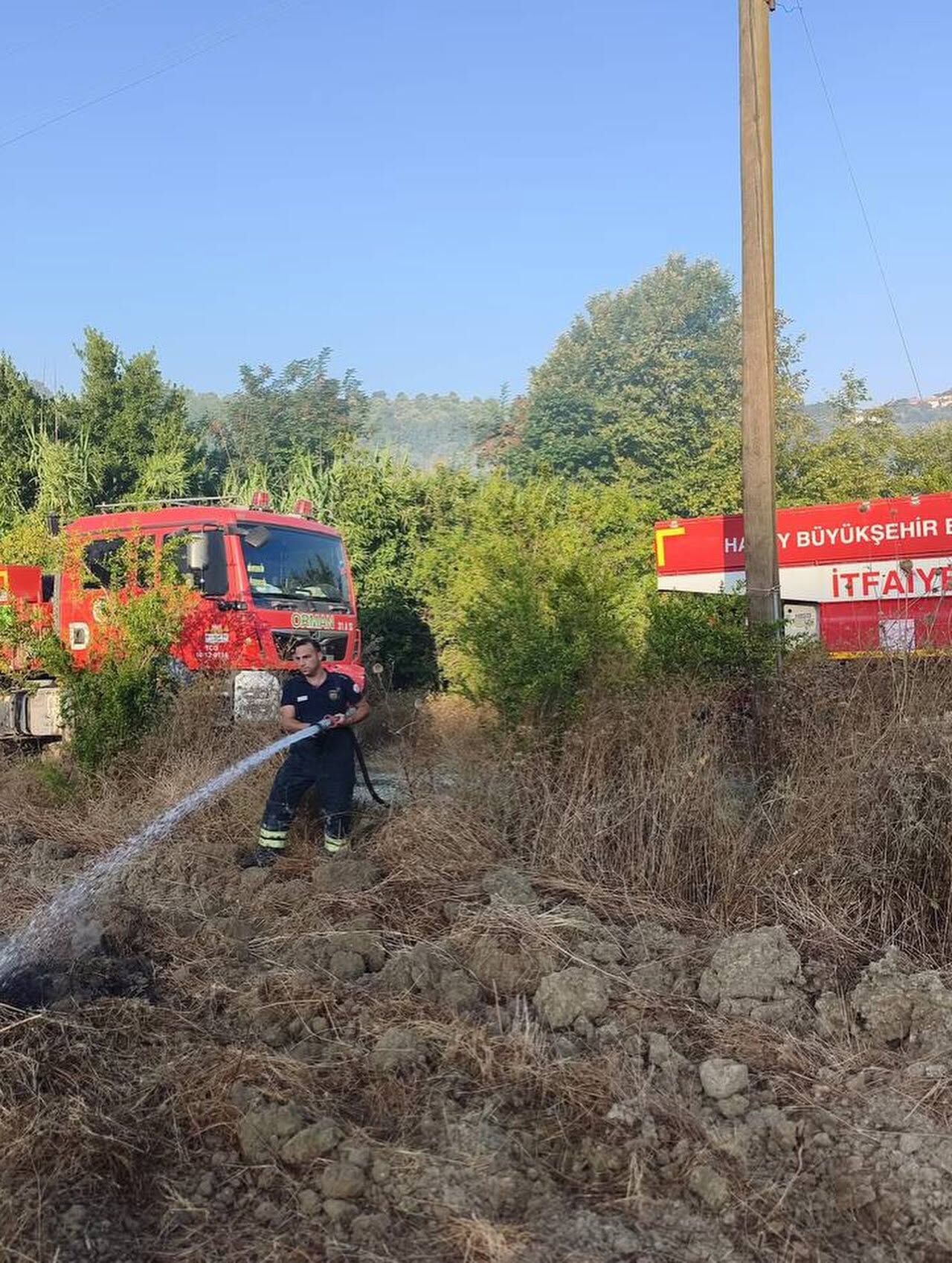 Hatay’da Otluk Alan Ve Trafo Yangını Kısa Sürede Söndürüldü5