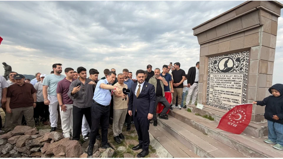 Hüseyin Baş Gençlerle Kocatepe’yi Ziyaret Etti3