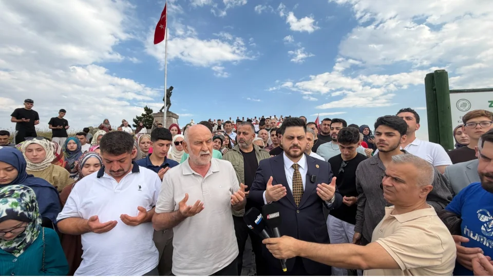 Hüseyin Baş Gençlerle Kocatepe’yi Ziyaret Etti4