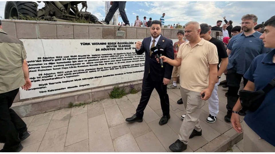 Hüseyin Baş Gençlerle Kocatepe’yi Ziyaret Etti5