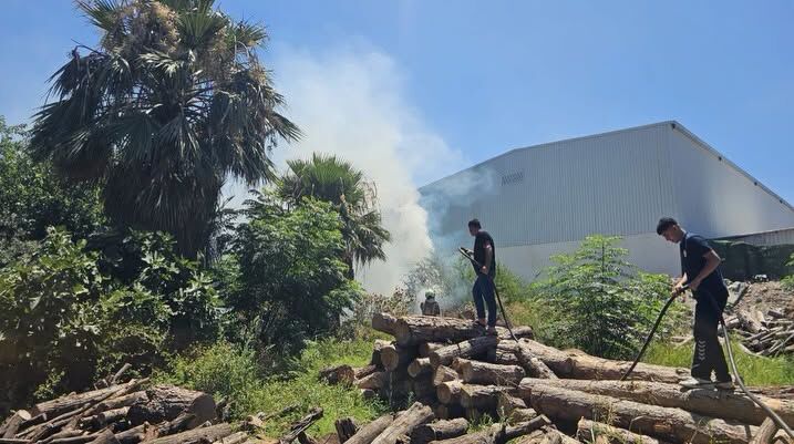 İskenderun’da Bahçe Yangını Kontrol Altına Alındı1