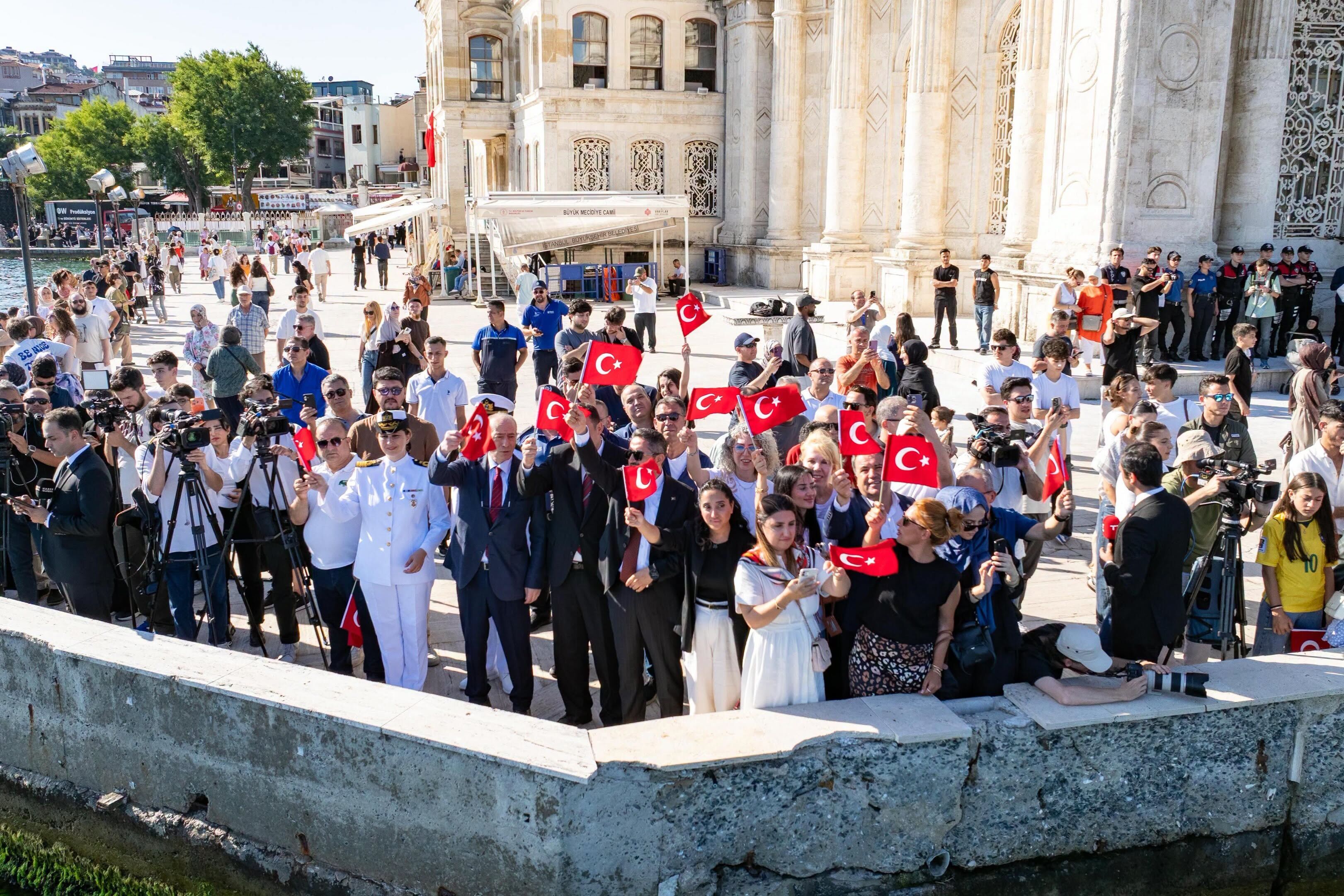İstanbul Boğazı’nda 15 Temmuz İçin 253 Tekneli Kortej5