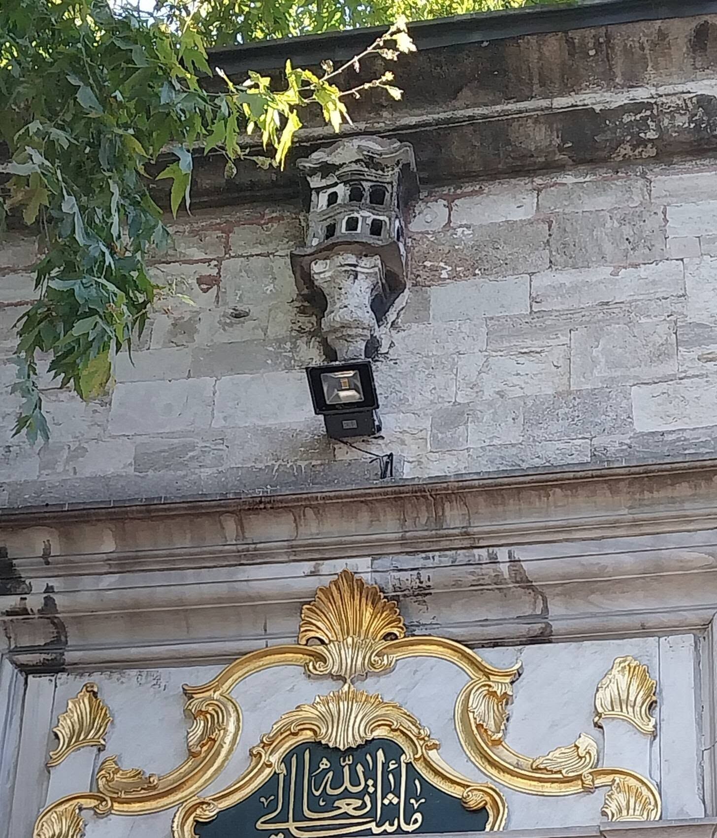 İstanbul Eyüp Sultan Manevi Atmosferiyle Ziyaretçi Ağırlıyor5
