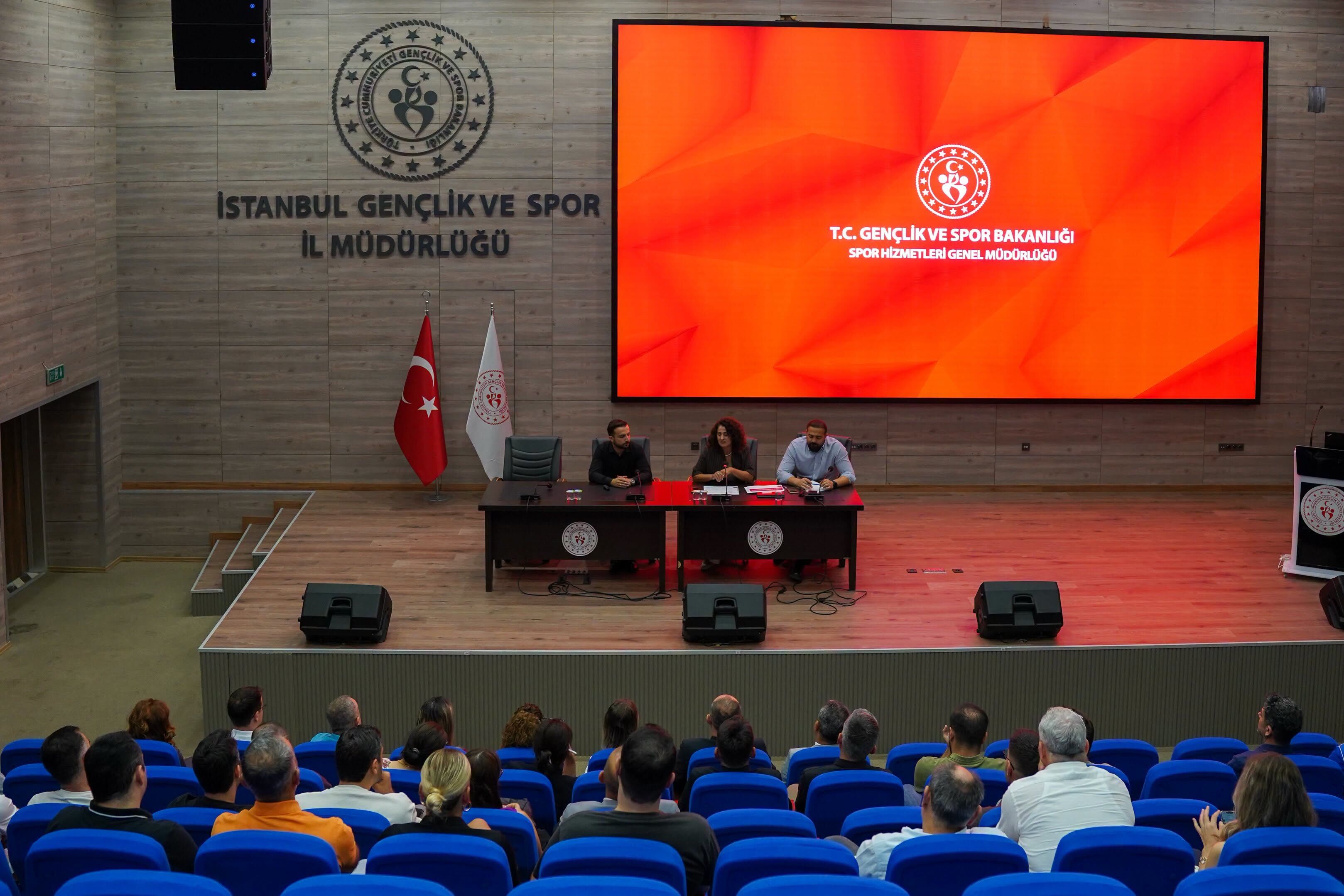 İstanbul’da Spor Kulüpleri Bilgilendirme Toplantısı Yapıldı4