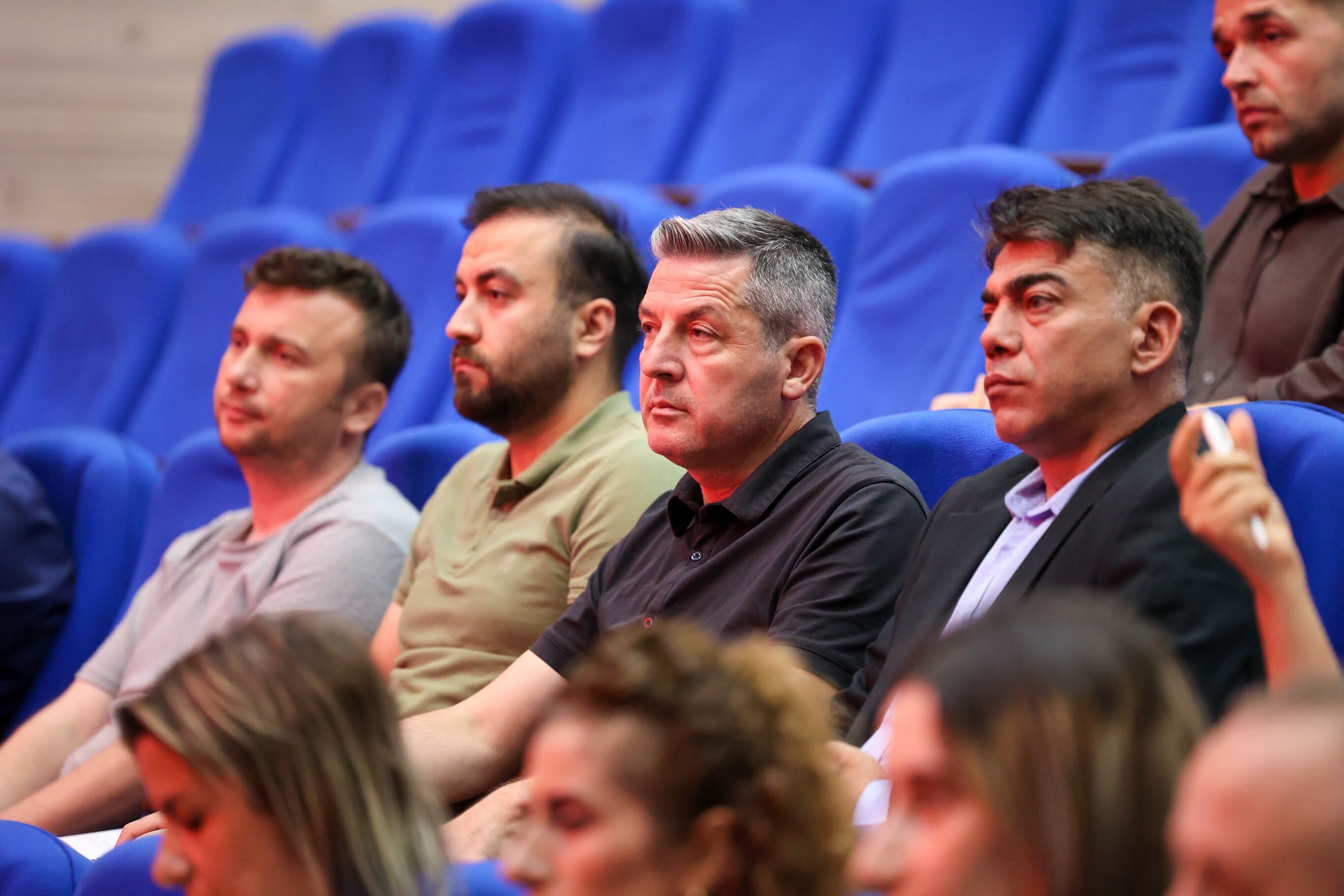 İstanbul’da Spor Kulüpleri Bilgilendirme Toplantısı Yapıldı6
