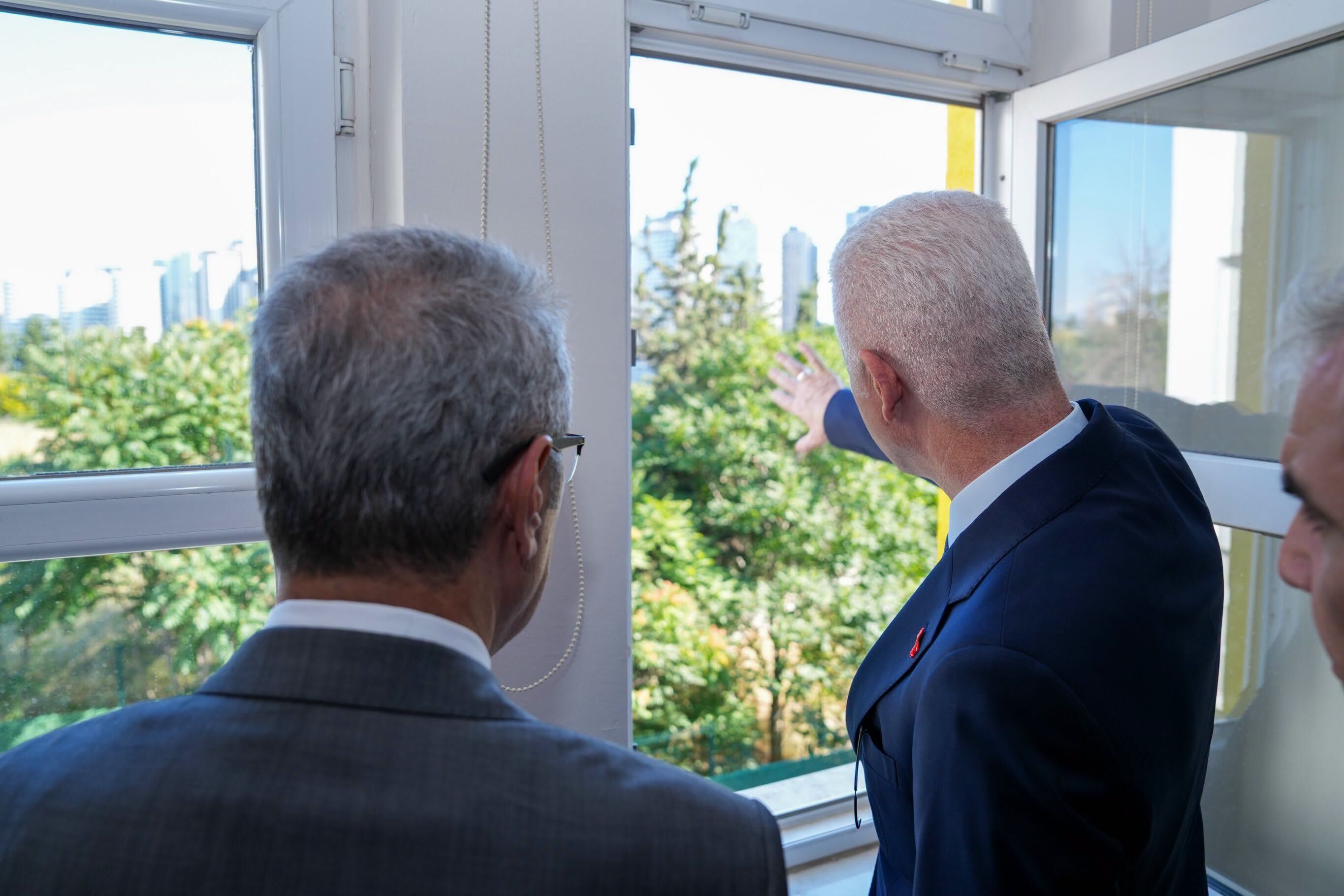 İstanbul’da Vali Gül Yurt Projesini Yerinde İnceledi2