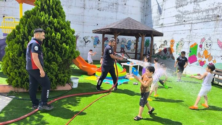 İtfaiyeciler Miniklerle Buluştu3