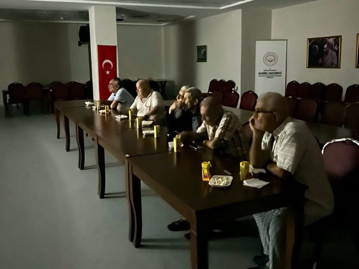 Kadirli Huzurevinde Nostalji Dolu Sinema Etkinliği2