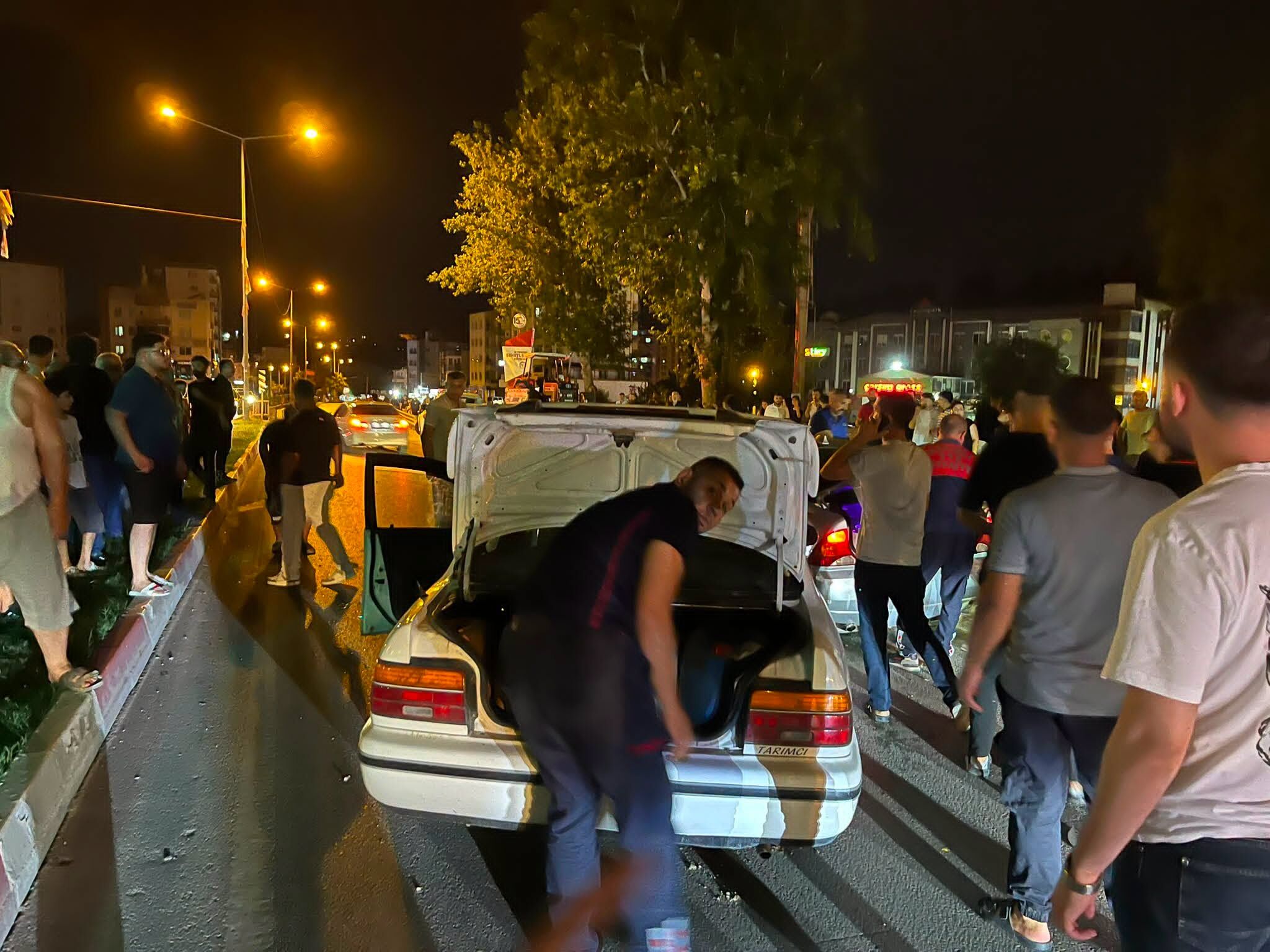 Kadirli'de İki Otomobil Çarpıştı 1 Kişi Yaralandı! (2)