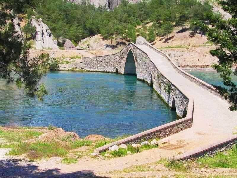 Kahramanmaraş'ta Asırlık Ceyhan Taş Köprü İlgi Görüyor3