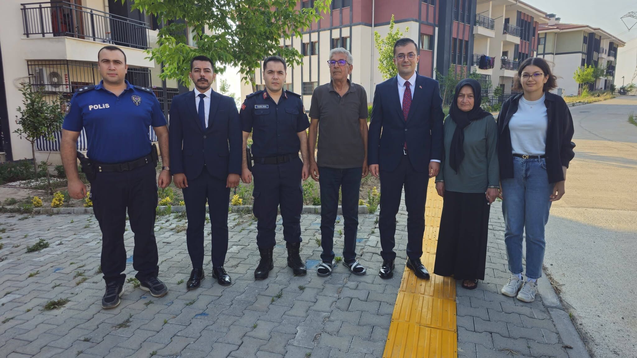 Kaymakam Yelli'den Şehit Ailesine Anlamlı Ziyaret (1)