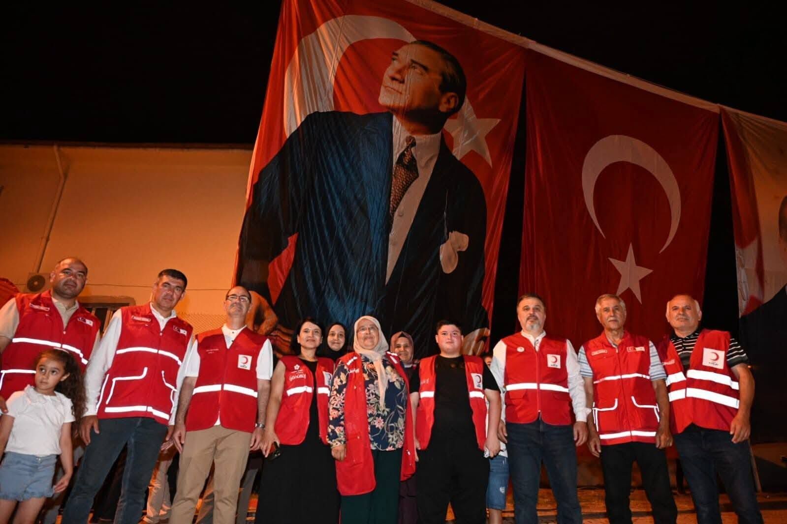 Kızılay Kadirli'den 15 Temmuz Programına İkram Desteği (6)